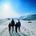 公寓 Glacier Views & Trails